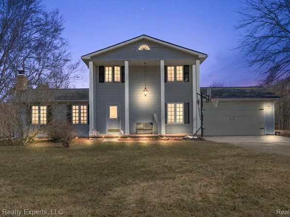 2595 Palms Rd, Columbus, MI 48063