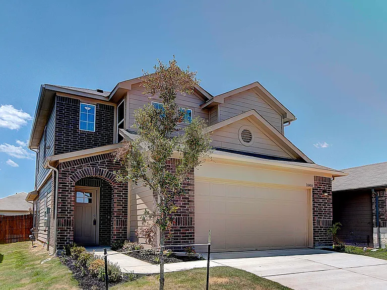 10404 Hatton Ln — Photo 3