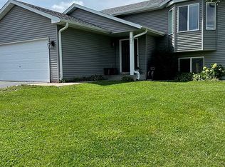 930 Steamboat Ln, Montrose, MN 55363