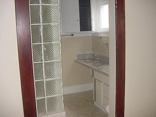 4th image of 227 Molino Ave