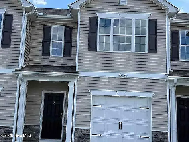 3 bed, 2.5 bath, 1429 sqft, $1,975 — Photo 1
