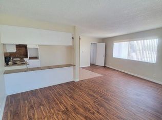985 N Park Cir #14, Long Beach, CA 90813