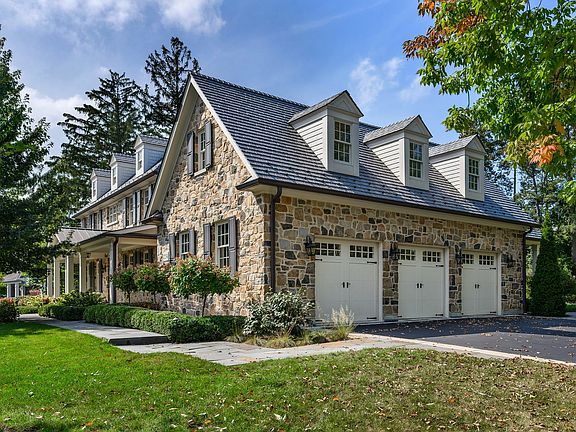 3rd image of 1234 Spruce Dr