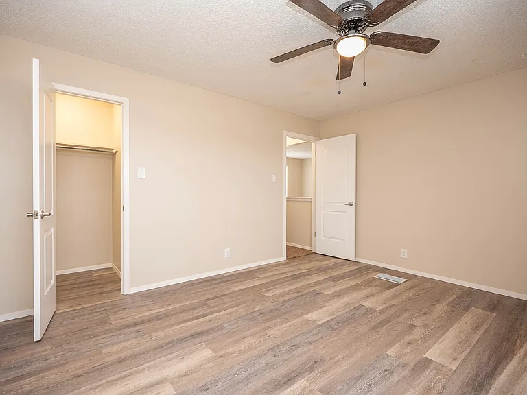 4547 Bermuda Dr — Photo 16