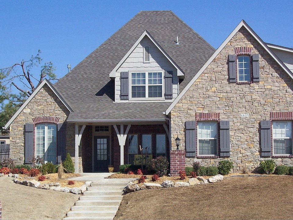 Newer home on almost 1/2 acre!