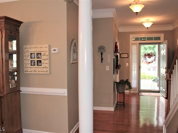 3rd image of 34 Scenic Hills Dr