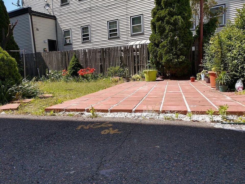 2nd image of 14 Jones Rd