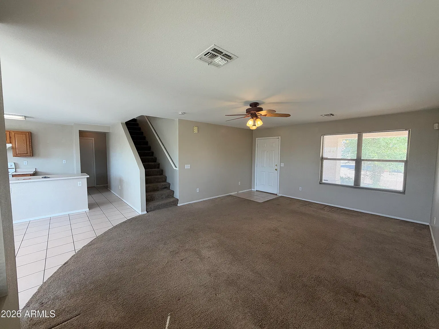3 bed, 2.5 bath, 1886 sqft, $1,995 — Photo 3