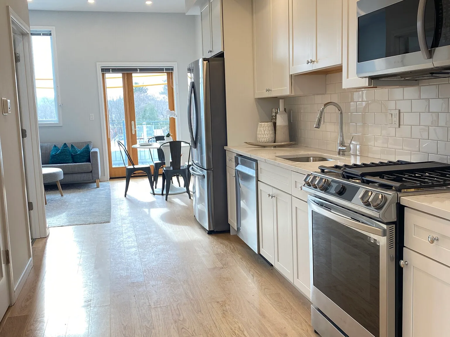 3 bed, 2.0 bath, 1180 sqft, $3,600 — Photo 1