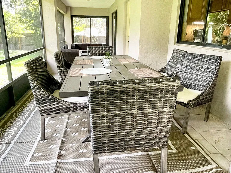 1102 S Sugartree Dr — Photo 23
