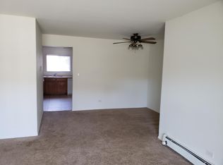 2338 Nichols Rd APT C, Arlington Heights, IL 60004