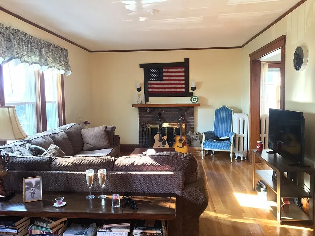4 bed, 1700 sqft, $3,400 — Photo 4