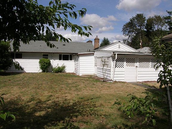 2nd image of 400 6th St NE