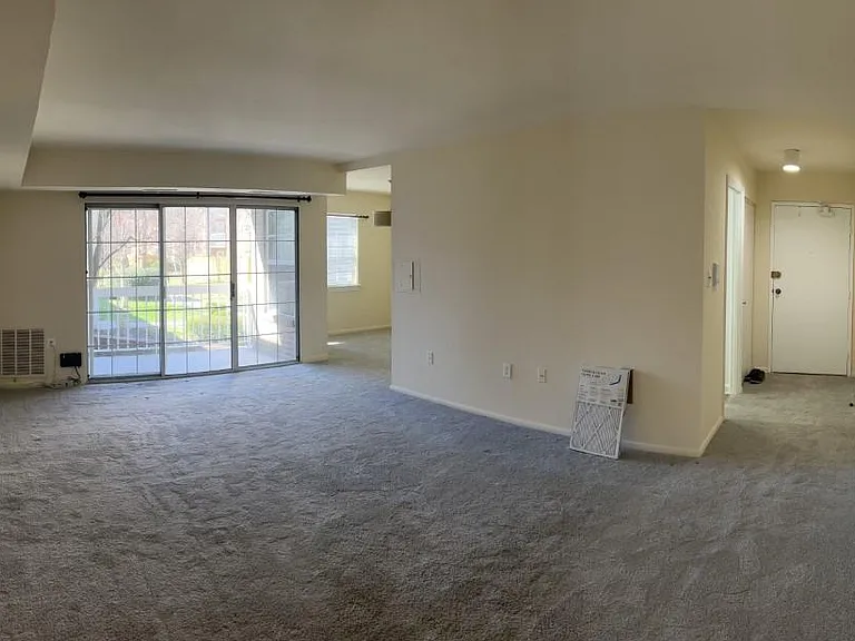 1931 Wilson Ln #204 — Photo 1