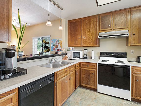 3rd image of 926 Lupine Hills Dr Unit 18