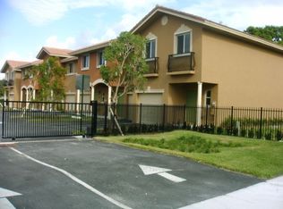 49 SE 3rd Ave, Hallandale Beach, FL 33009