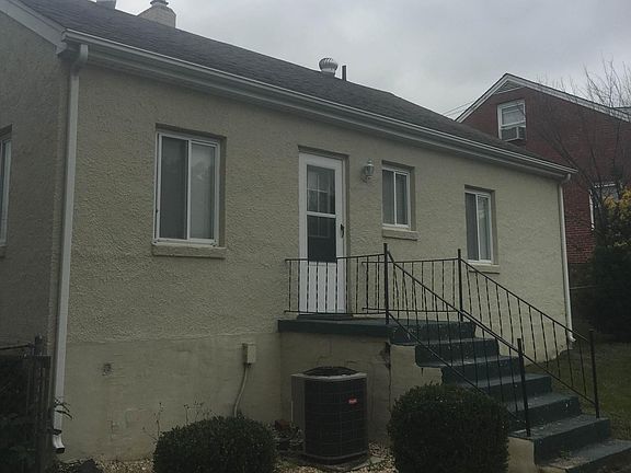 4th image of 2407 Cornell Dr NW