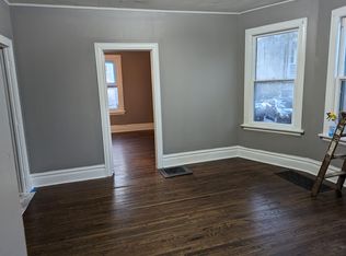 633 Concord St #1N, Aurora, IL 60505