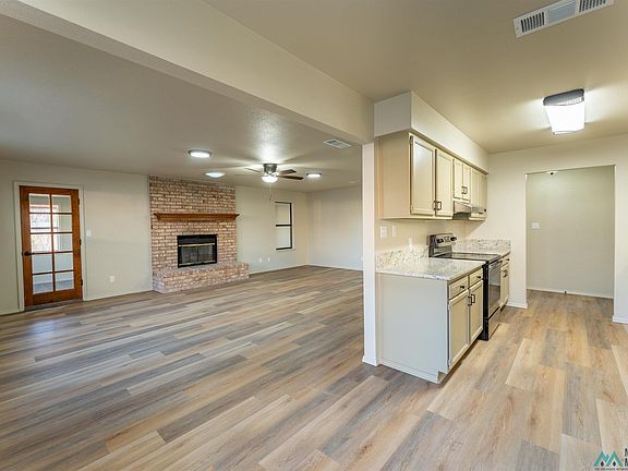 2nd image of 510 Mission Arch Dr