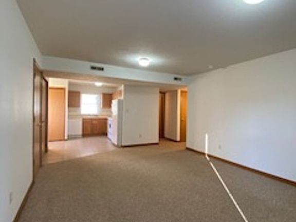 4th image of 269 Woodridge Ct APT A