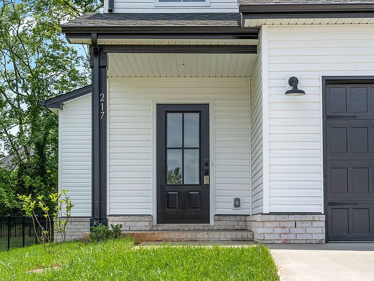 217 Wesson Dr — Photo 3