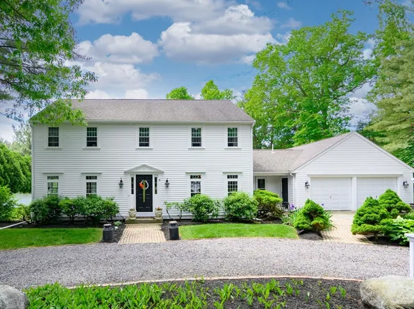 349 Union St, Hanover, MA 02339
