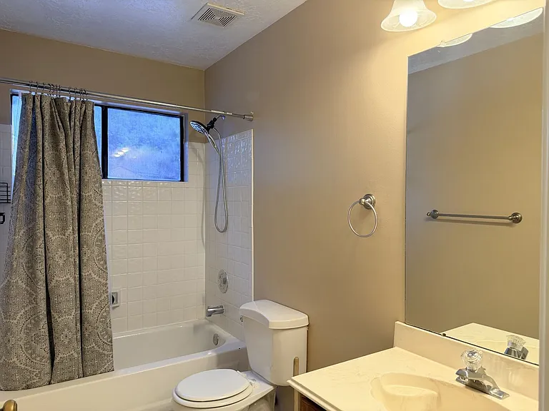 16042 Pinyon Creek Dr — Photo 24
