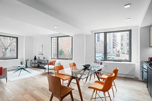 411 35th St Photo 1