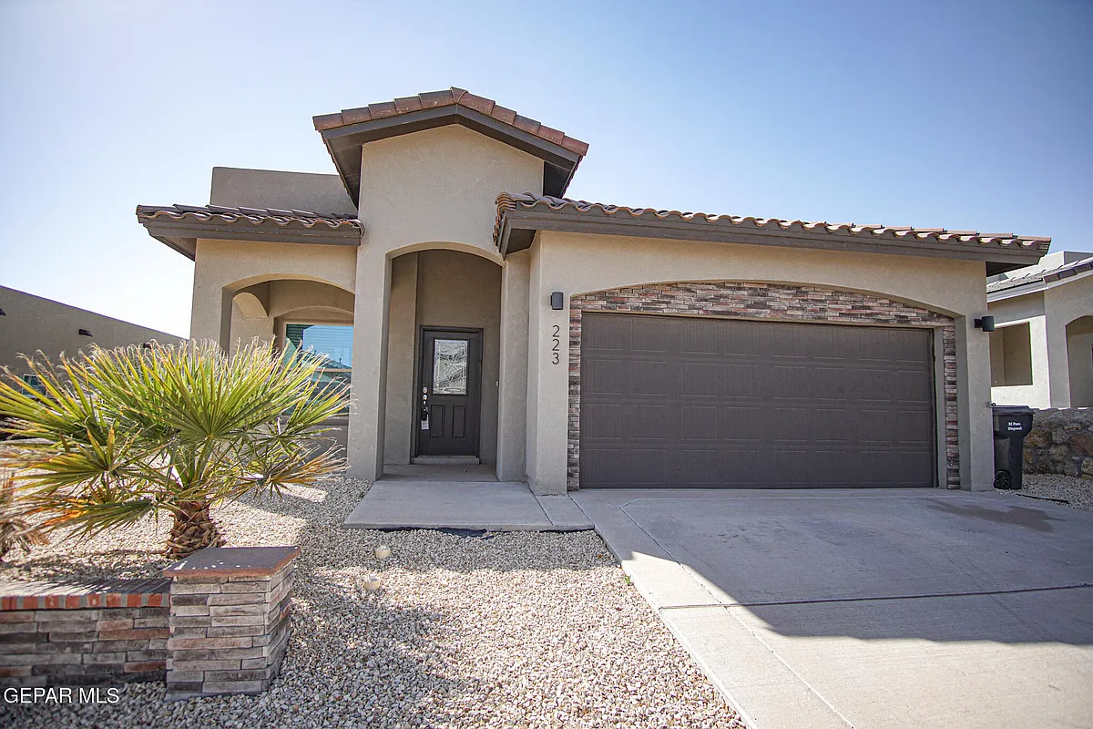Photo 2 of 24 - 223 Notts Way - El Paso, TX Building Photo - 223 Notts Way
