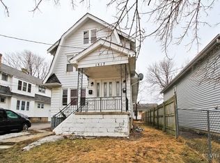 1517 W Ridgeland Ave, Waukegan, IL 60085