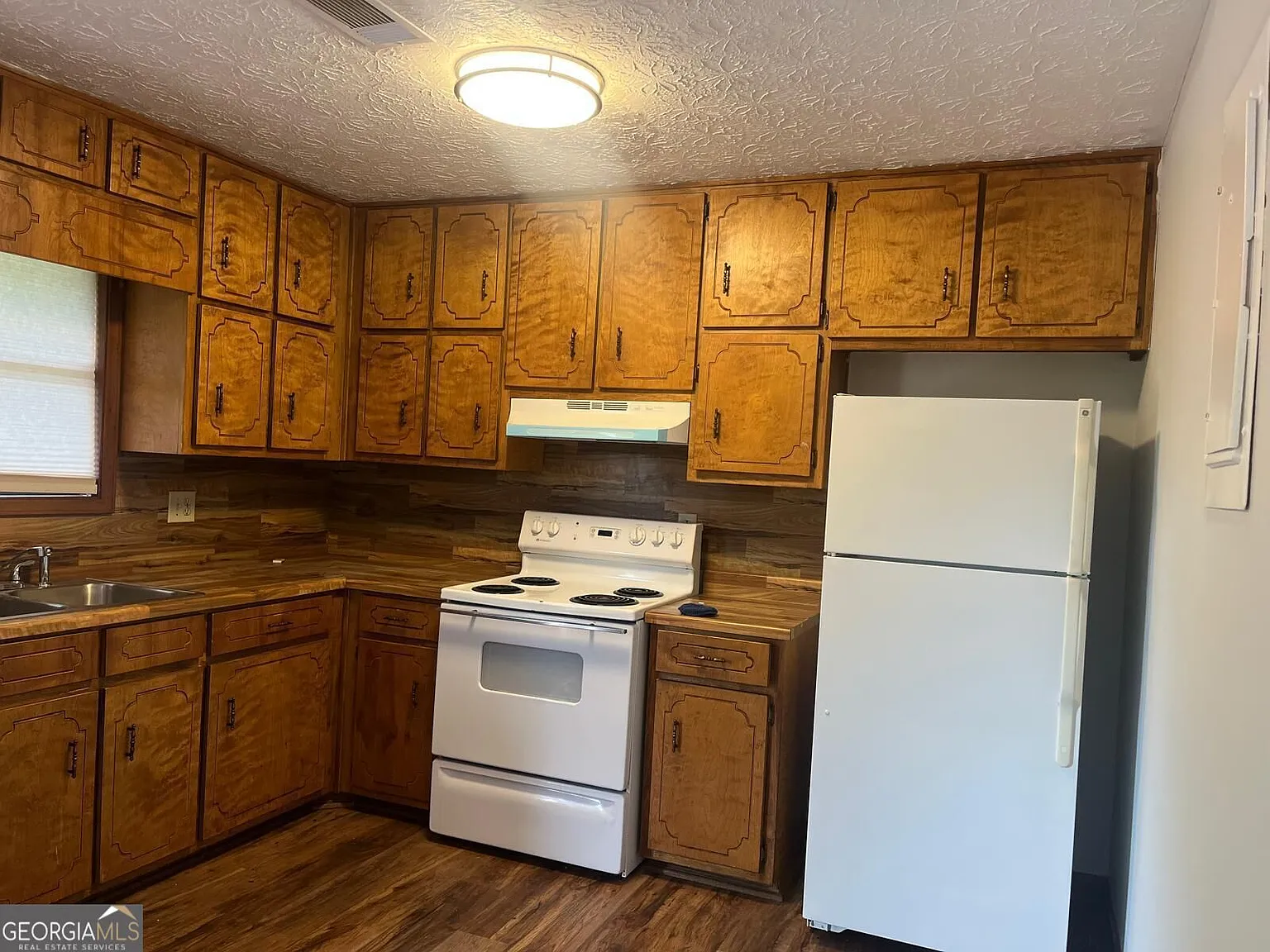 2 bed, 1.0 bath, $1,500 — Photo 4