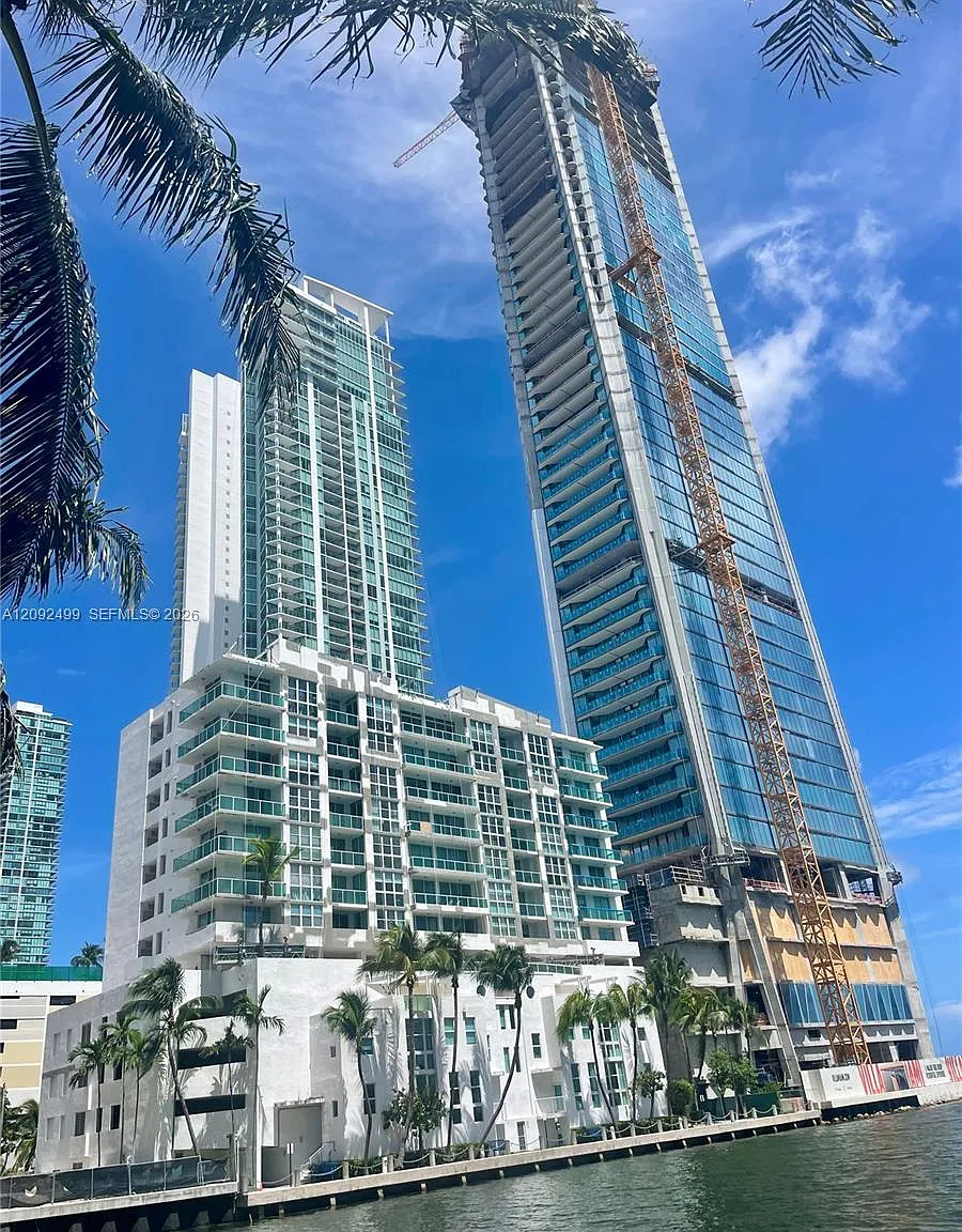 Moon Bay Of Miami Condo — Photo 1