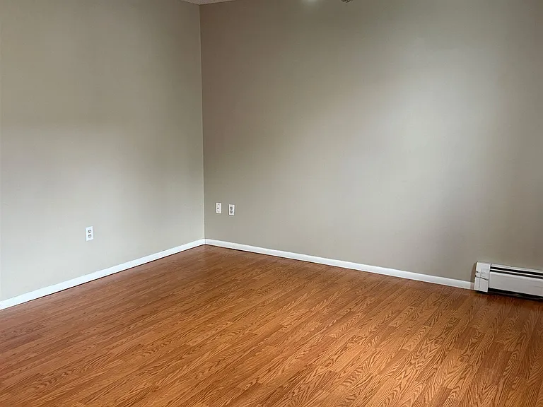 2904 Sheridan Ave — Photo 4