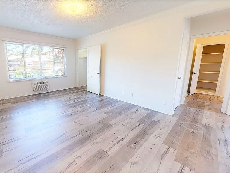 1136-1160 N. El Centro Ave — Photo 16