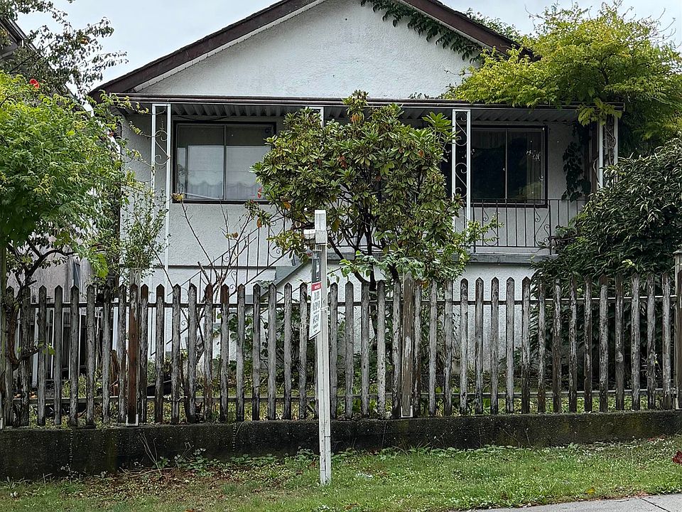 1st image of 3409 E Pender St