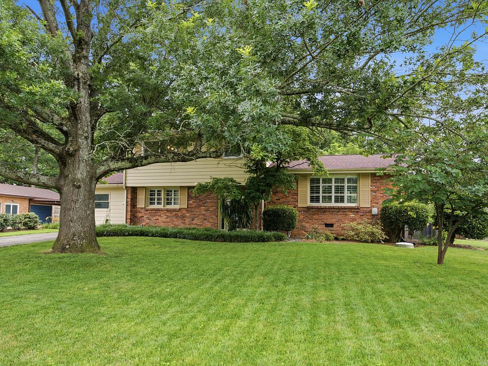 1st image of 323 Colt Ln