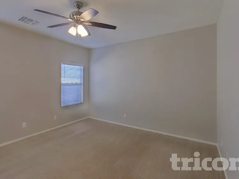 40086 W Bonneau St — Photo 7