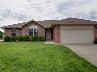 3221 S Palisades Dr, Springfield, MO 65807