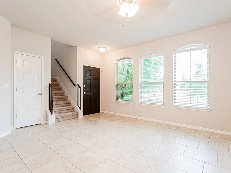 605 Allenscreek Way — Photo 4