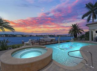 2300 Kingfish Rd, Naples, FL 34102