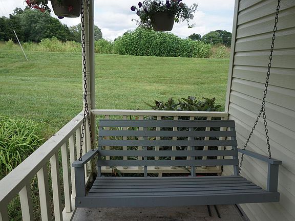 5th image of 936 Chip Cove Ln