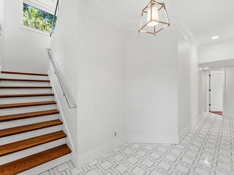 143 Caledonia Dr — Photo 48