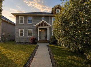 34 S Rafferty Ct, Sylvan Lake, AB T4S 0K3