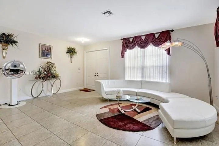 Building Photo - 5078 SW 183rd Ave #HOME