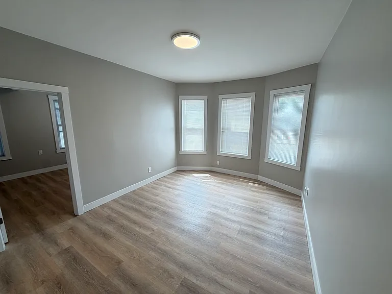 4 Adams St #4 — Photo 2