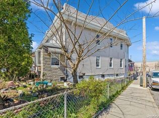 6283 60th Rd, Maspeth, NY 11378
