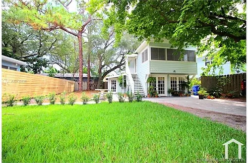 420 NE 15th Ave Photo 1