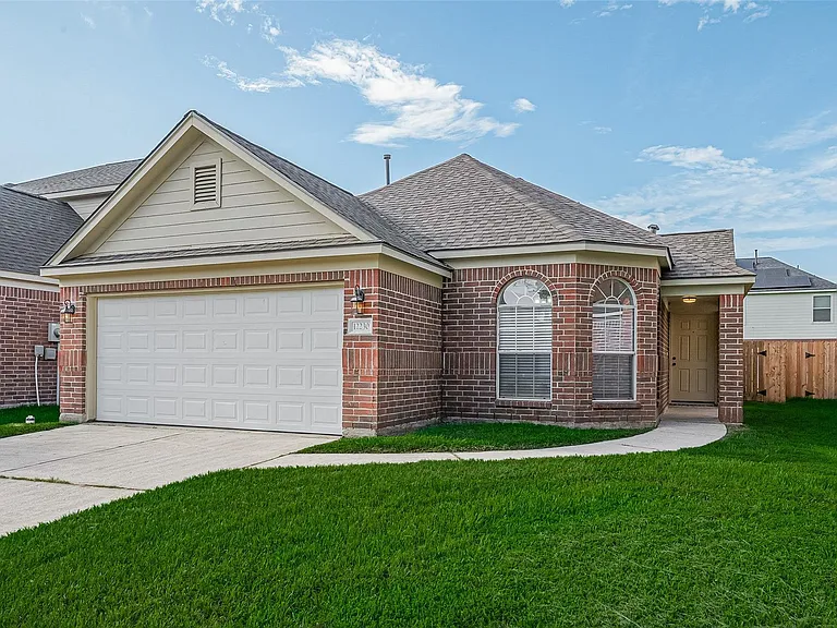 12230 Hawthorne Hill Cir — Photo 2