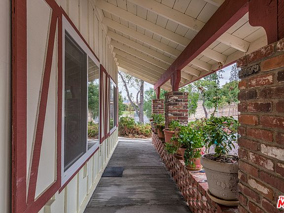 5th image of 305 Massey St