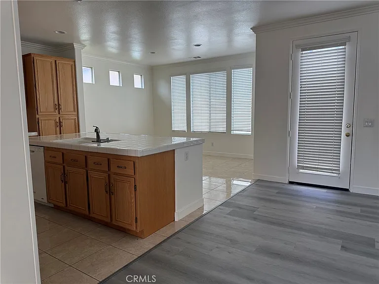 7475 Rock Creek Ct — Photo 7